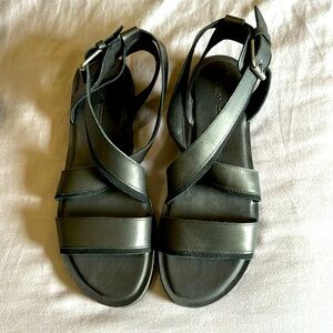 Tom’s Sydney Sandal